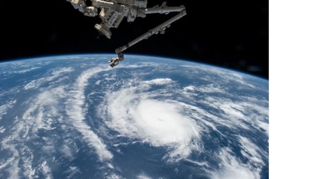 furacão visto do espaço