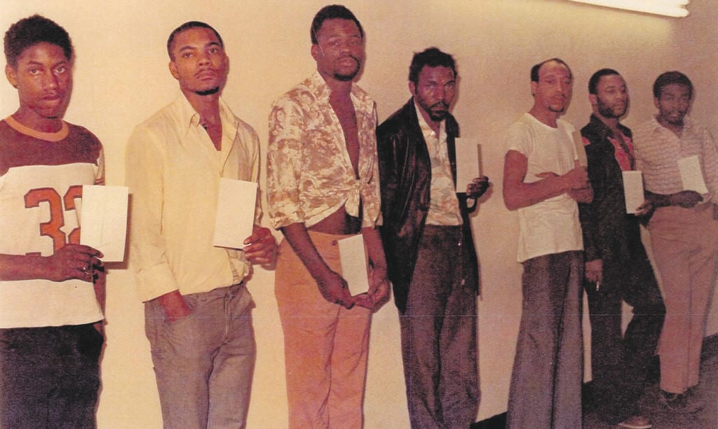 prisão - Charles Ray Finch