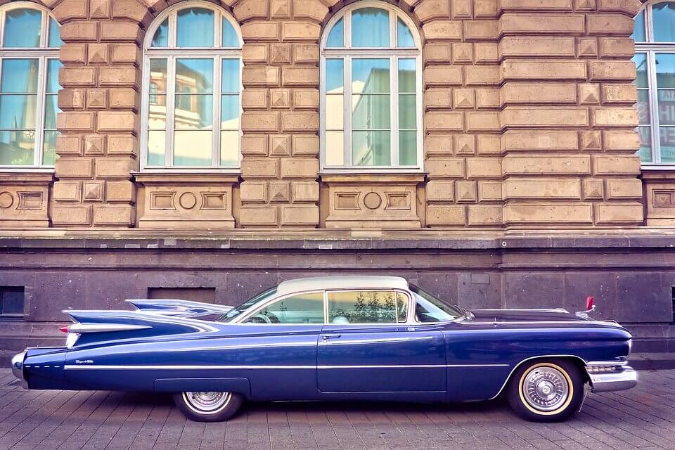 prisão - cadillac azul