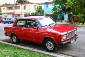Carros baratos para você parar de andar de ônibus!