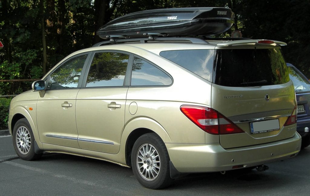 carros feios - ssang yong rodius