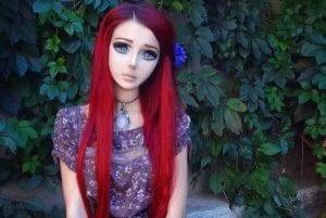 7 mulheres que se transformaram em Barbies humanas!